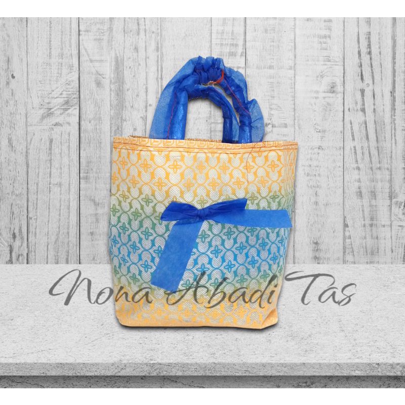 Tas Kain Spunbond / Tas Hajatan / Tas Bingkisan / Tas Souvenir (1 Lusin)