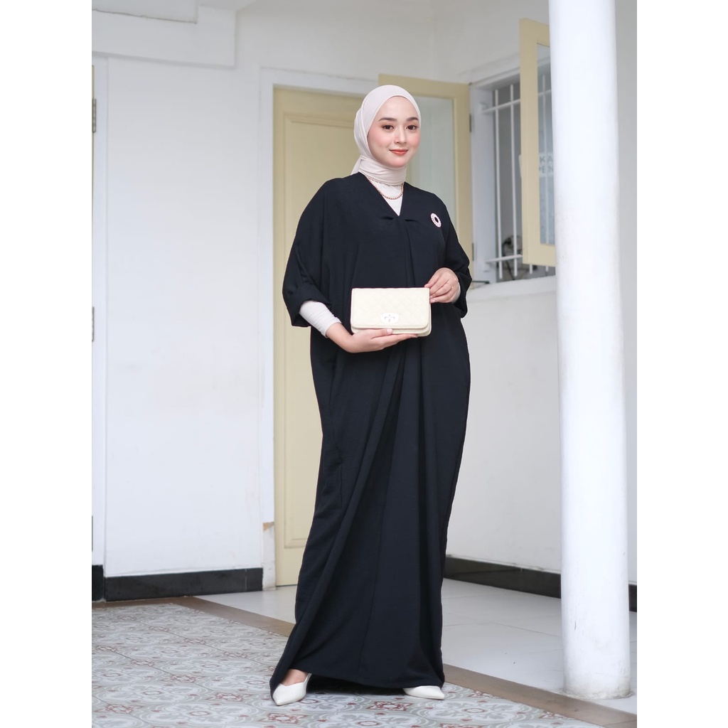 Zaina kaftan - dress kaftan modern polos free bross / dress kaftan lebaran / dress kaftan kondangan / dress kaftan jumbo / dress kaftan busui / kaftan simple kancing depan / kaftan simple polos / kaftan jumbo ld 130 / kaftan lebaran