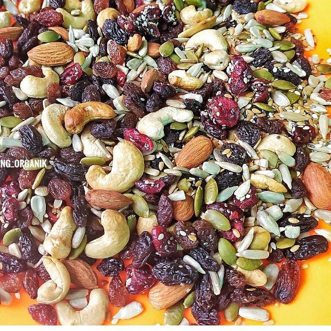 

➤ SUPER TRAIL MIX 500GR - Almond, Cranberry, Pumpkin Seed, Cashew, Raisin, Sunflower Seed ♦
