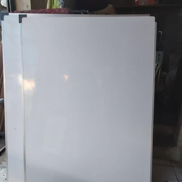 

Whiteboard gantung 90 x 120 cm