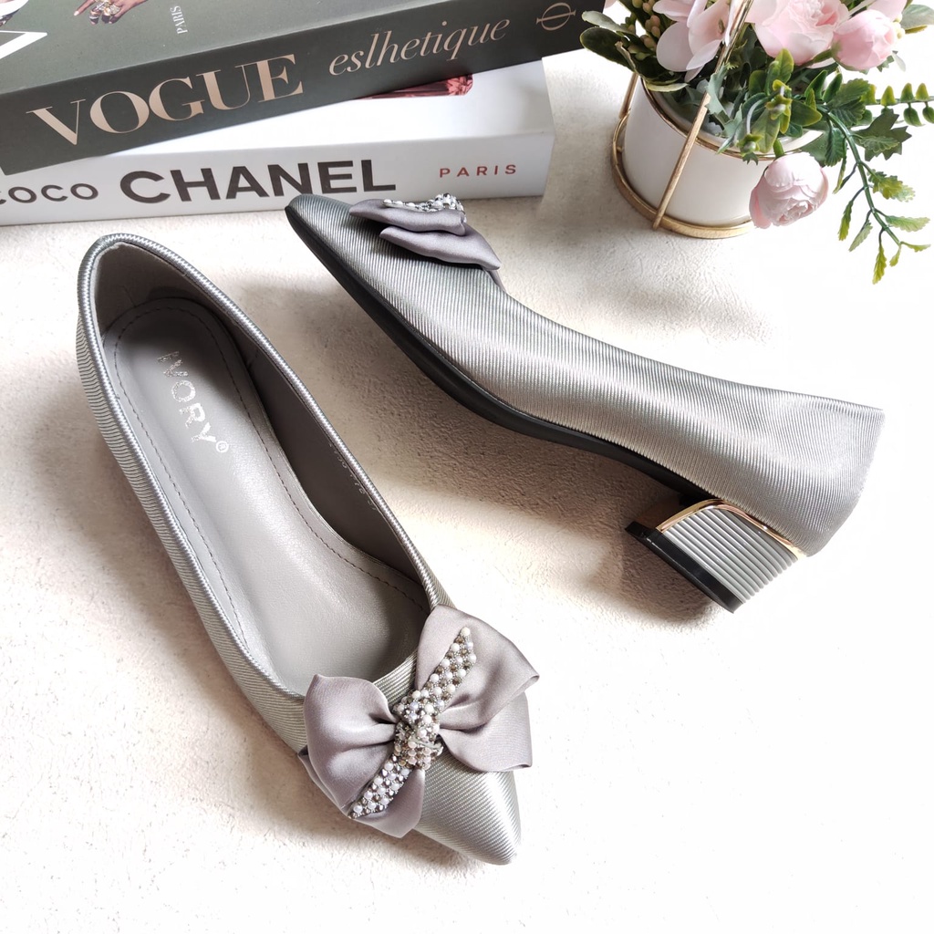 IVORY Sepatu Wanita Heels Satin 3cm IV58-P75