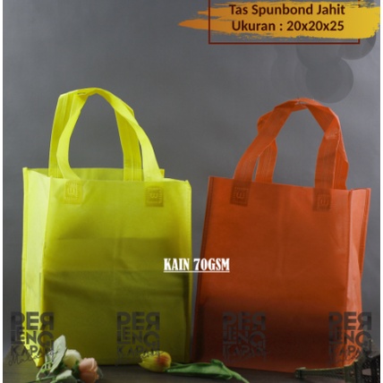 

Tas Box Spunbond Goodie Bag Standing Handle Jahit Kuat Ukuran 20x20x25 Souvenir Promosi Murah