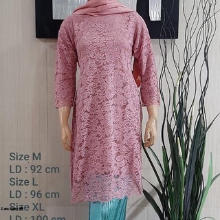 (DIJAMIN REALPICT)ATASAN KEBAYA BRUKAT/TUNIK BROKAT MODERN/TUNIK BROKAT MODERN/KEBAYA KONDANGAN/KEBAYA MODERN/KEBAYA BROKAT MURAH/KEBAYA MURAH WARNA HITAM  by restukebaya002