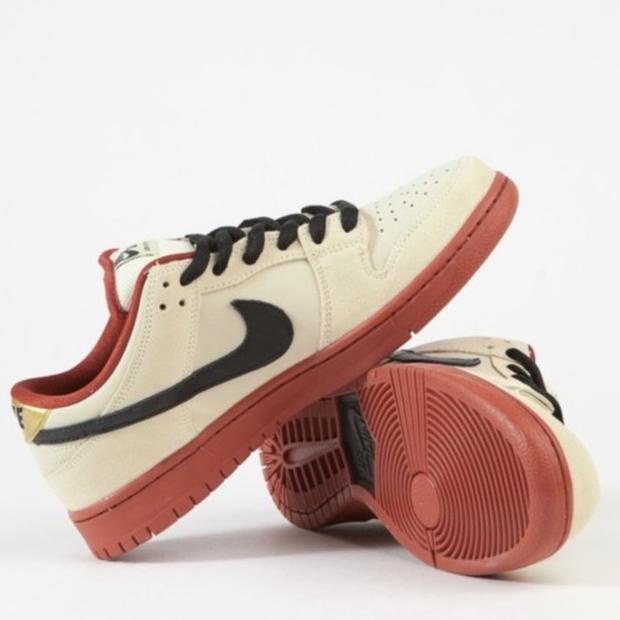 Sepatu Sneakers Pria Nike Sb Dunk Low Pro Hennessy Muslin Black-Muslin Toko_Kanyak