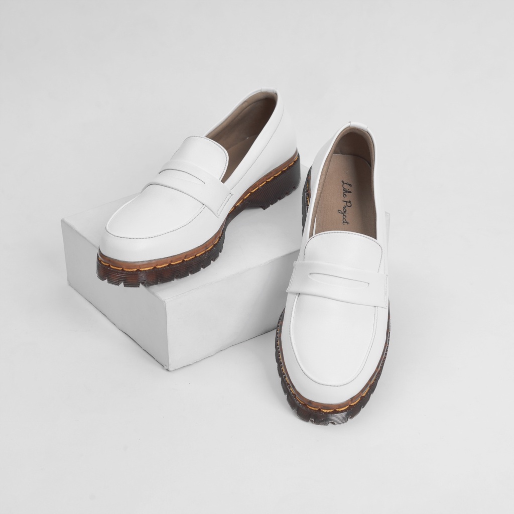 LIKE PROJECT LALAKI Sepatu slip on wanita &quot;LAVI SHOES WHITE&quot;