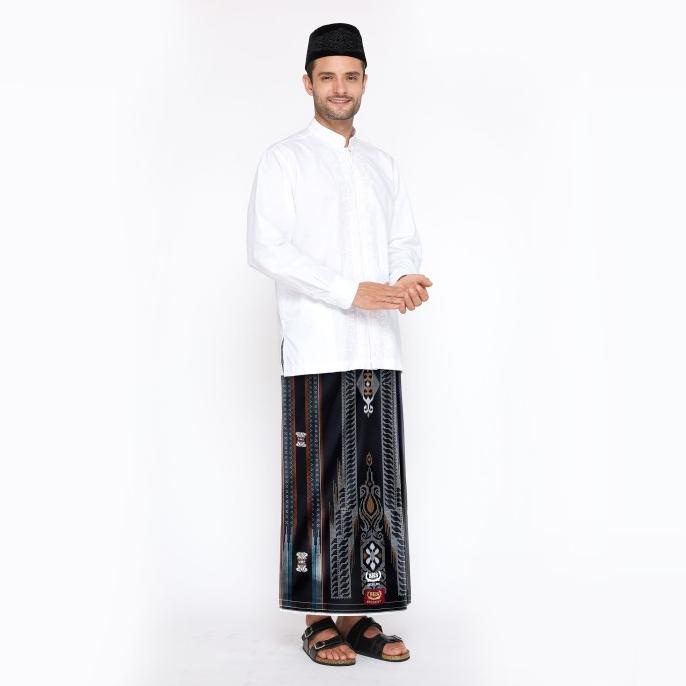 Sarung BHS Excellent Gold Motif SKA Hitam