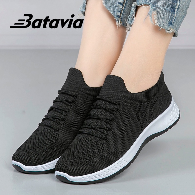 （COD）Batavia Sepatu fashion wanita kasual terbaru yang lembut bernapas nyaman sepatu joging sepatu sekolah hitam D4