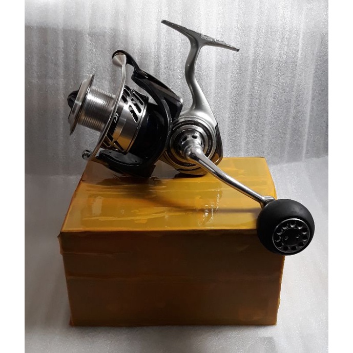 REEL DAIWA SALTIGA BJ 4000 SH