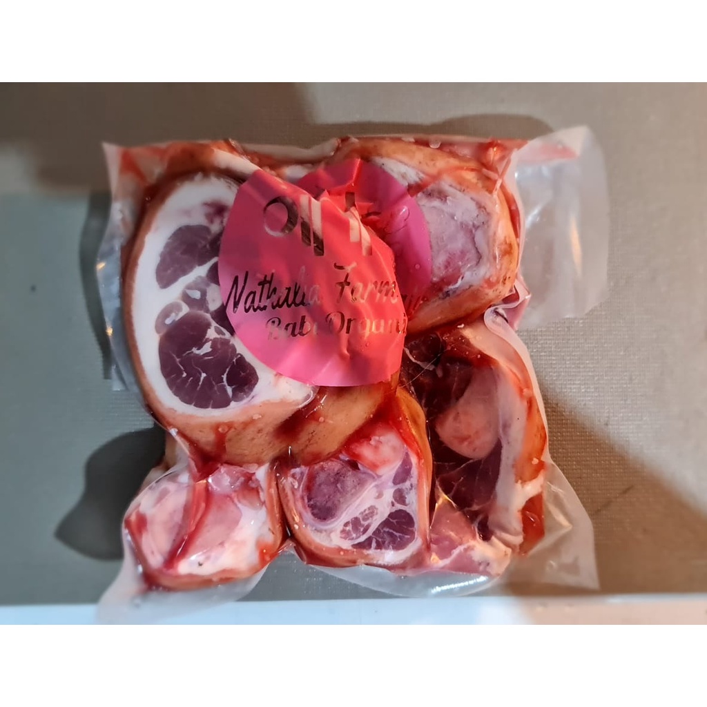 

Pork Knuckle potong / Betis - Daging Babi Organik