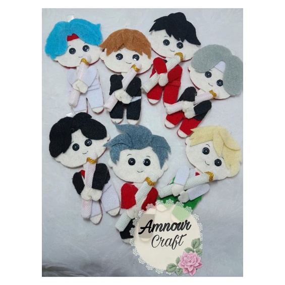 

Amplop peluk karakter | Amplop peluk BTS amplop flanel lebaran unik