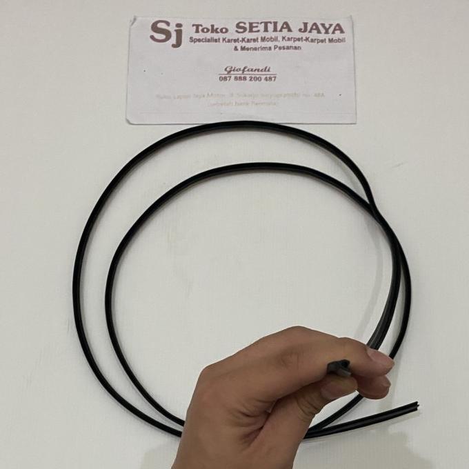 Karet list T bawah kaca depan mobil universal