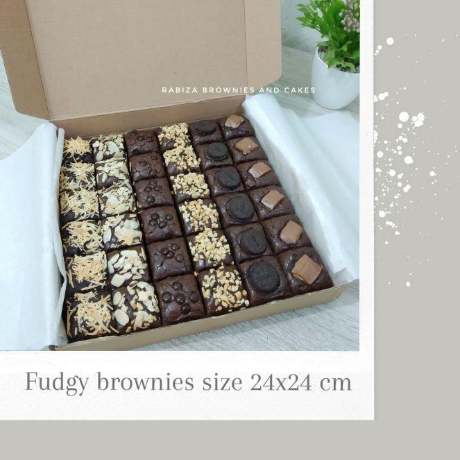 

☋ Rabiza Fudgy Brownies size 24x24 cm/ Brownies sekat 36 slices ✈