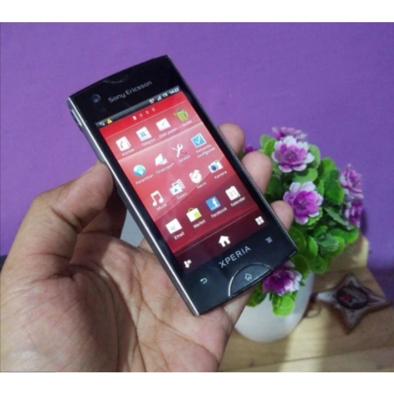 android jadul Sony ericsson Xperia Ray slim hp android sony terkecil nornal hp unik hp langka