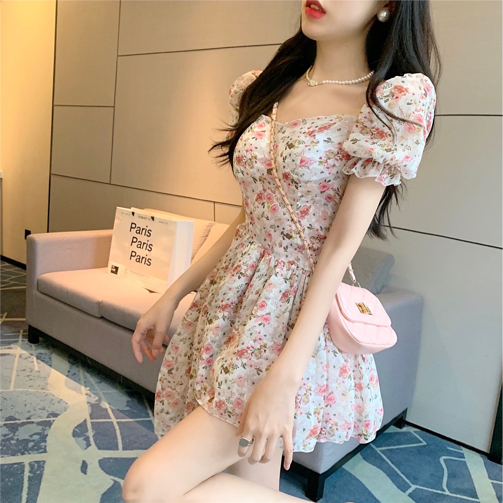 Red Super Fairy Floral Square Leher Gaun Gadis Manis Sifon Rok Pendek Desain Pinggang Tidak Teratur Rok A-Line Musim Panas