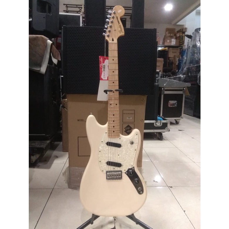 FENDER MUSTANG MEXICO WHITE BW made in mexico