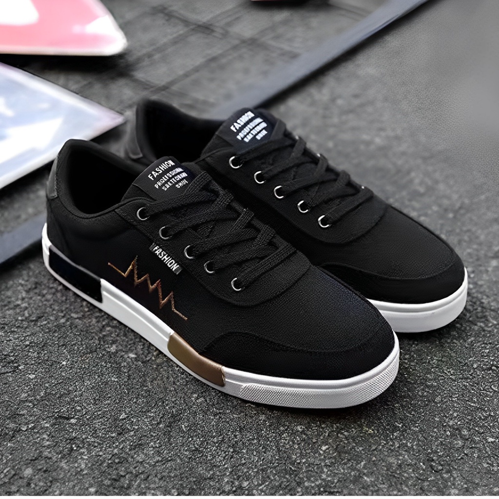 Highland Sepatu Pria Hitam Sneakers Kasual Fashion Sepatu Olahraga bahan sepatu kanvas kerja sekolah Import Men Shoes MC302