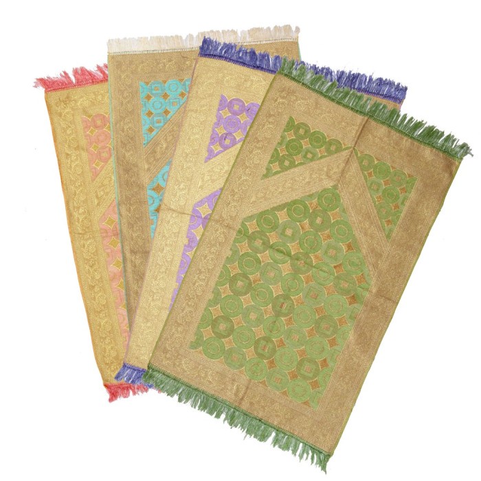 

RAMADHAN GIFT 2 IN 1 Sajadah ARMINA Benang Mas 110 x 70 cm - Segitiga, Random LEBARAN IDUL FITRI / ADHA