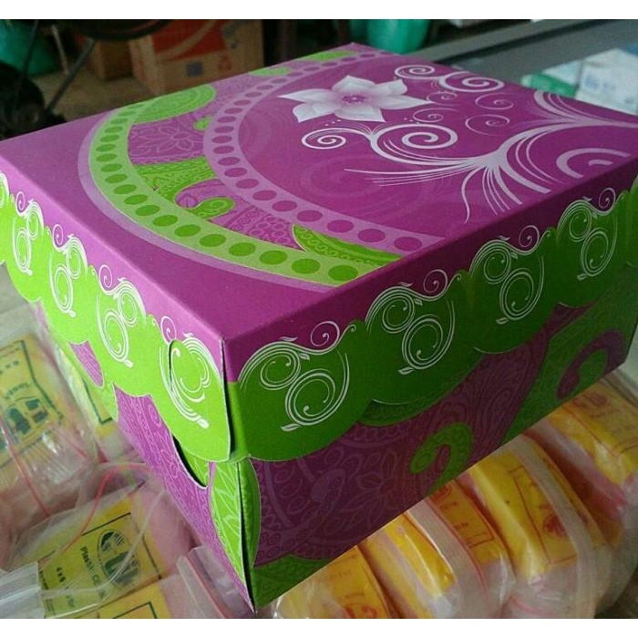 

R6 Dus Kotak Kue Motif Batik