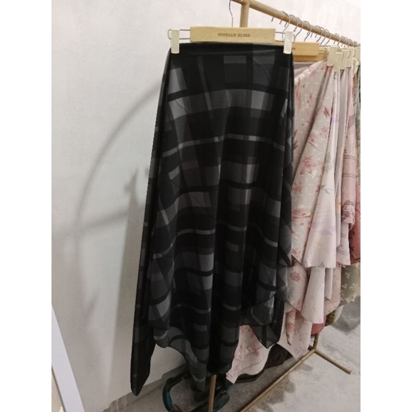 Jilbab segiempat Wolfis