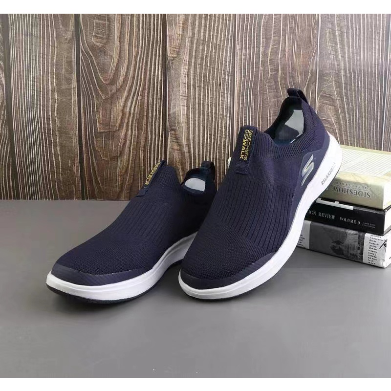 Sepatu  SKECHERS kasual  casual sepatu pria hitam  slip on cowok  rajut pria shoes