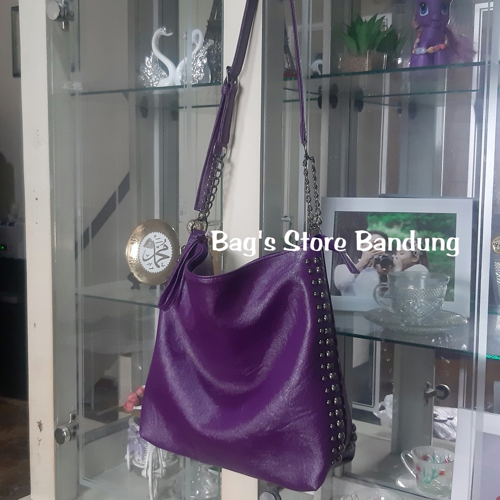 Tas Wanita Import/Tas Selempang Rivet Gaya Korea