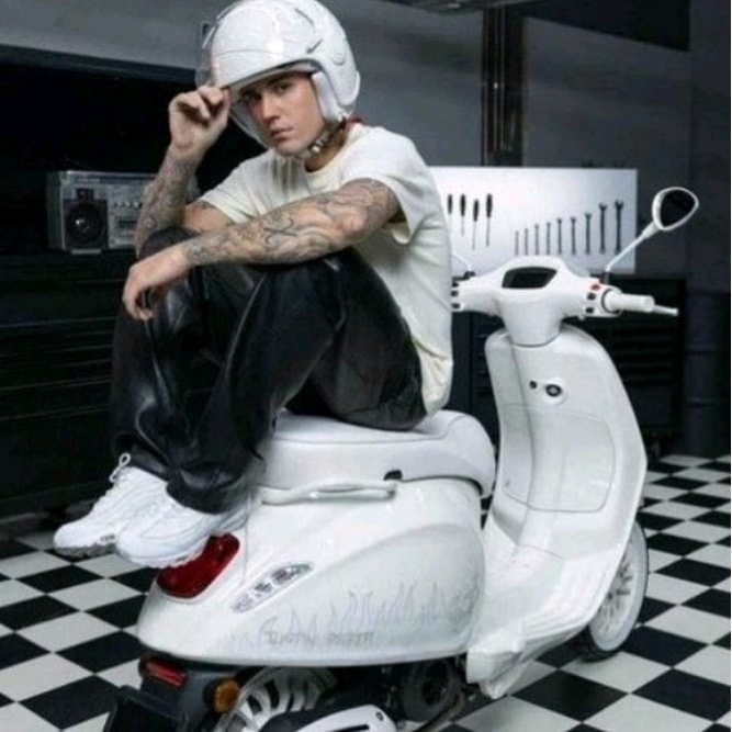 Sarung Jok Motor Vespa Sprint Primavera Gts UwinflyT3 Putih JustinBieber Kulit MBtech Original