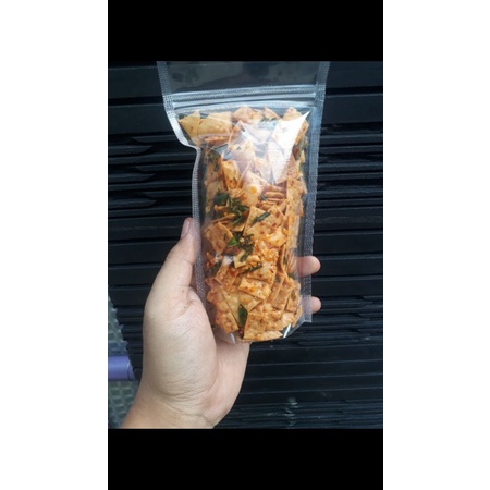 

Pangsit pedas & asin daun jeruk