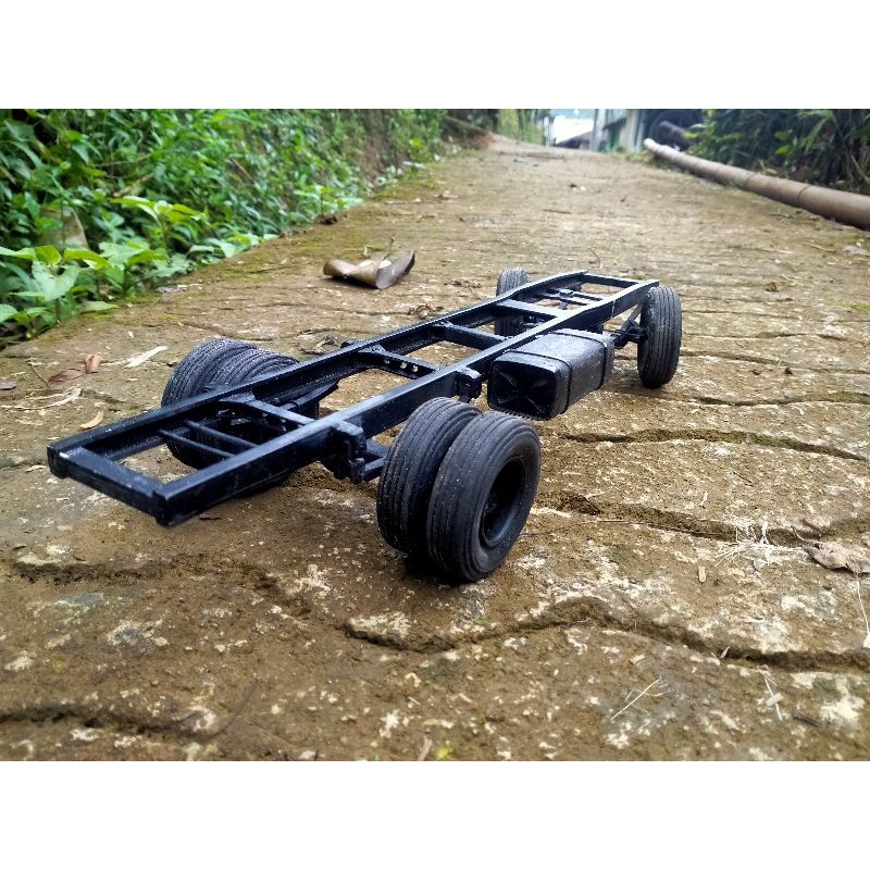 chasis miniatur truk canter FE 74 sekala 14