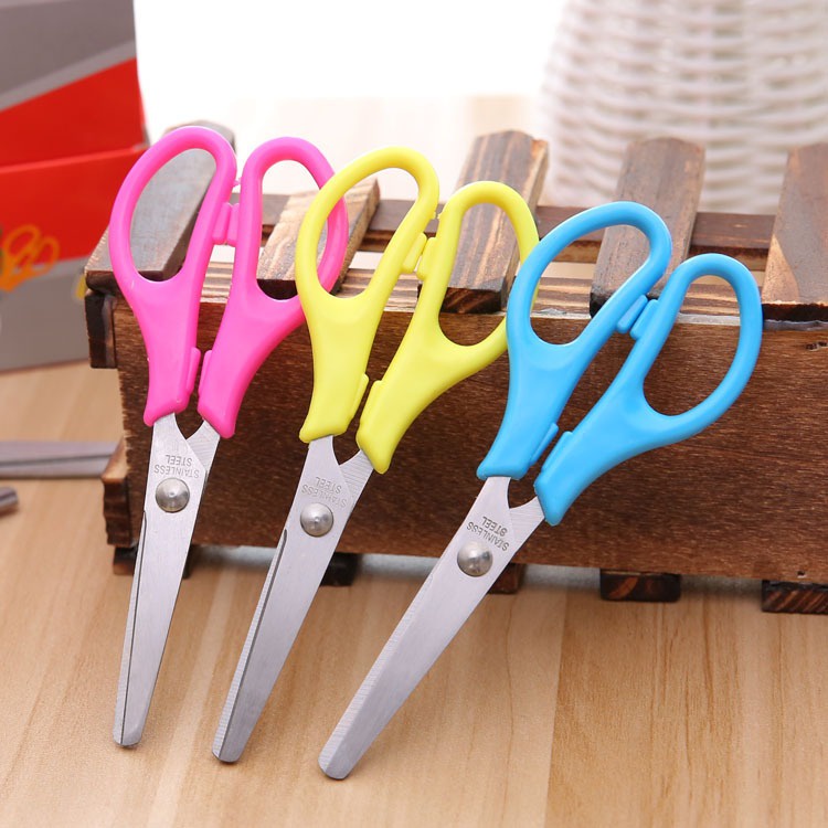 

Gannise 3pcs Gunting Stainless Steel Ukuran 13cm Gagang Plastik GN-ST0232