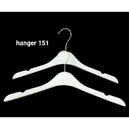 GANTUNGAN BAJU HANGER PLASTIK TEBAL 151 HITAM DAN PUTIH JUAL PER 12PCS