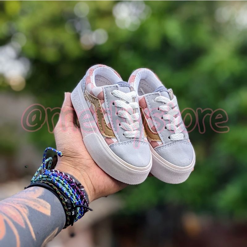 Sepatu anak perempuan os abu abu catur peach tali