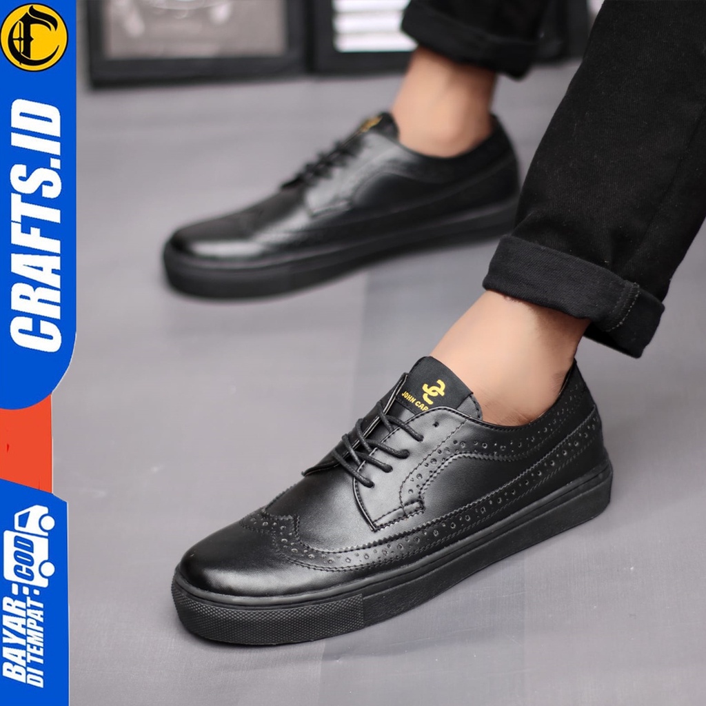 Sepatu Sneakers Casual Hitam Wingtif Pria Tali Kerja Crafts Rebelion