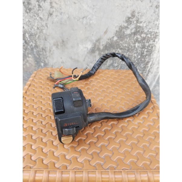 holder saklar kiri honda win 100 original second