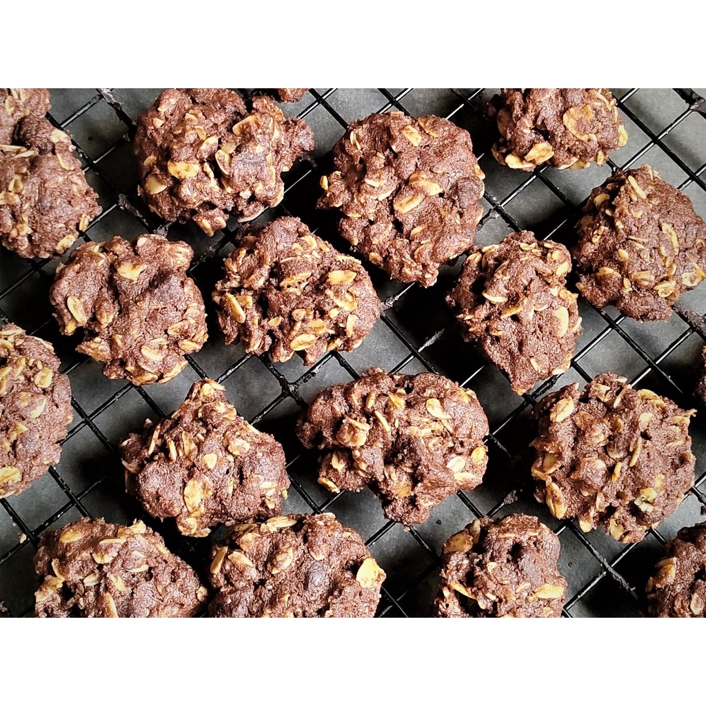 

PREMIUM HOMEMADE OATCHOCO COOKIES