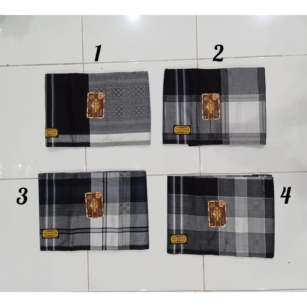 Sarung Motif Hitam Putih Tenun Timbul Original Wadimor