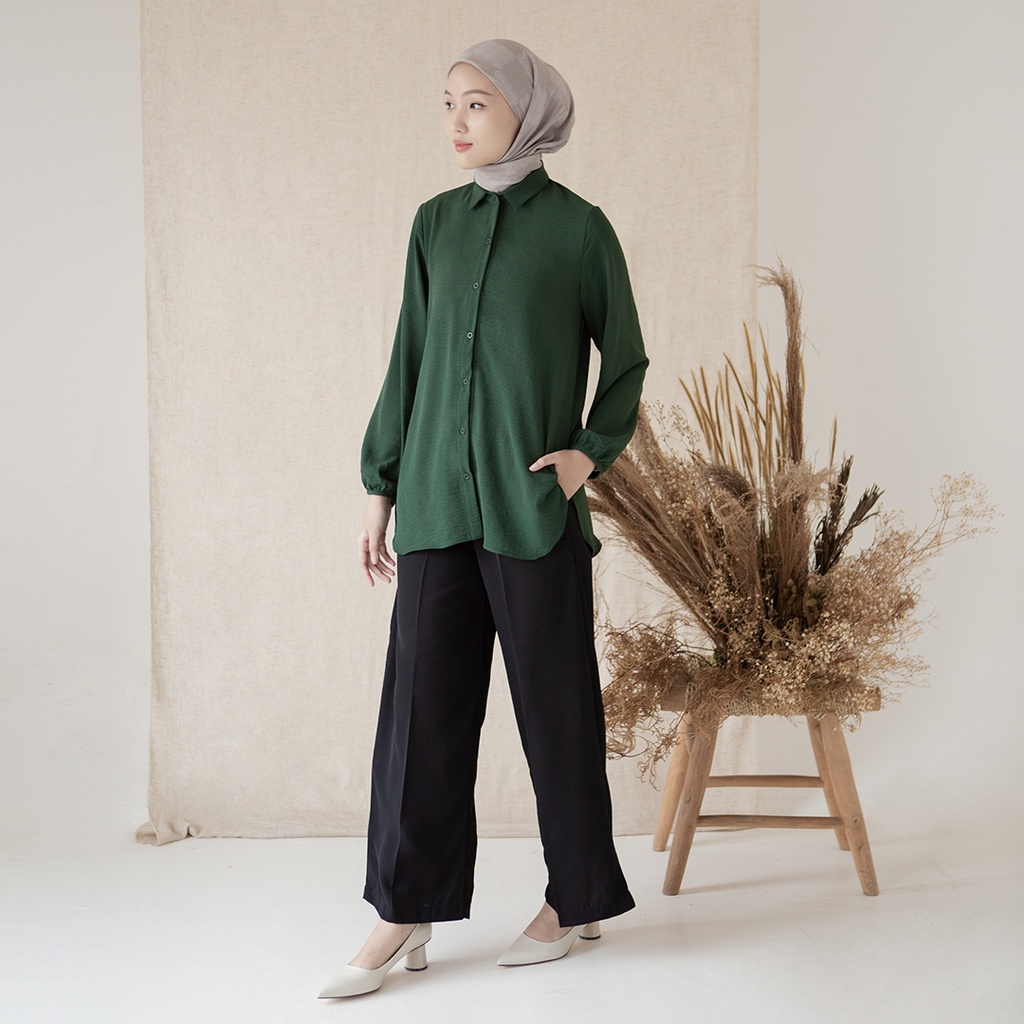 Basic Batara by Aska Label - Kemeja wanita basic lengan panjang full kancing warna offwhite, pink, coksu, abu muda, hijau, abu gelap, hitam dengan detail kerut di lenganabel