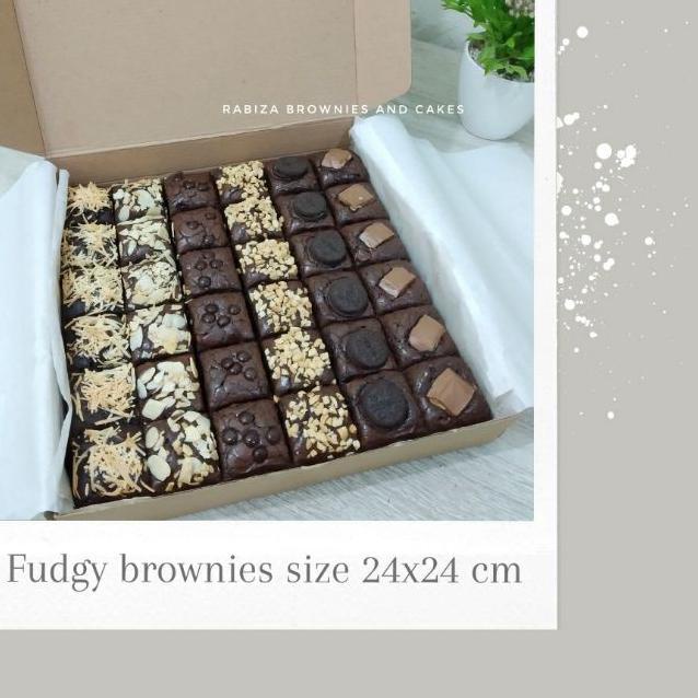 

✸ Rabiza Fudgy Brownies size 24x24 cm/ Brownies sekat 36 slices Ω