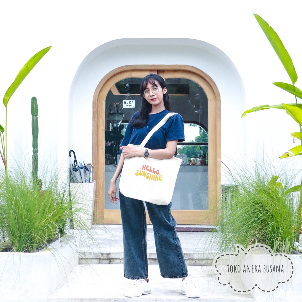 Tote Bag Wanita Kanvas Aesthetic Bahan Premium / Tas Totebag Kuliah Penutup Resleting