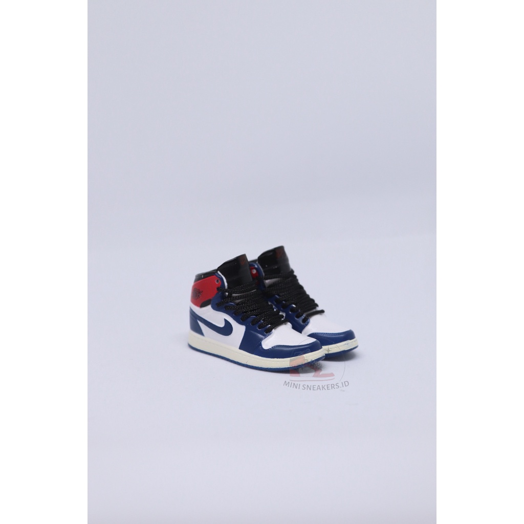 SNEAKER KEYCHAIN 3D AJ1 UNION LA BLUE TOE. GANTUNGAN. MINIATUR.