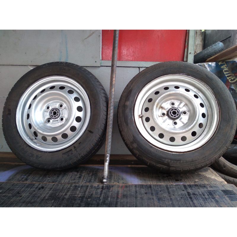 Roda Gerobak pelek Ban mobil satu set as tinggal pasang