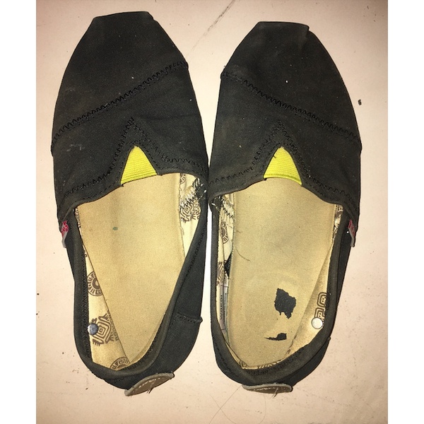 PRELOVED WAKAI SLIP ON SHOES ORI