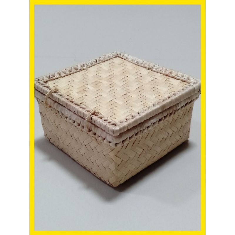

Kotak Hampers Anyaman Bambu 15x15x8 cm
