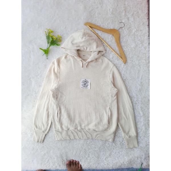 Hodie  Uniqlo broken white size M