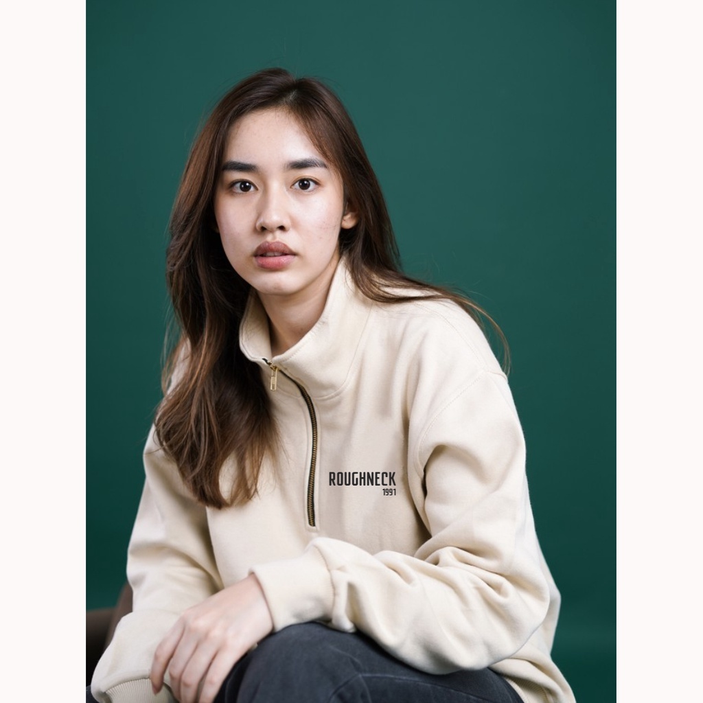 Crewneck Zipper Roughneck Teks Hitam kecil / Sweater Half Zip Logo Teks Pinggir / Jaket Half Zip Basic Unisex / Swetshirt  Oversize Pria Wanita