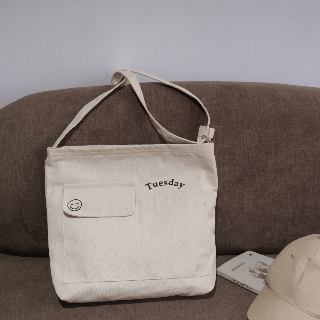 (FREE POUCH) Slingbag DAISY DAY with Emoji