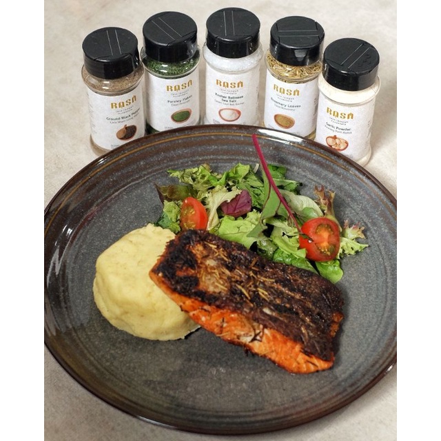 

Meracik Rasa - Paket Bumbu Pan Fried Salmon with Mashed Potato