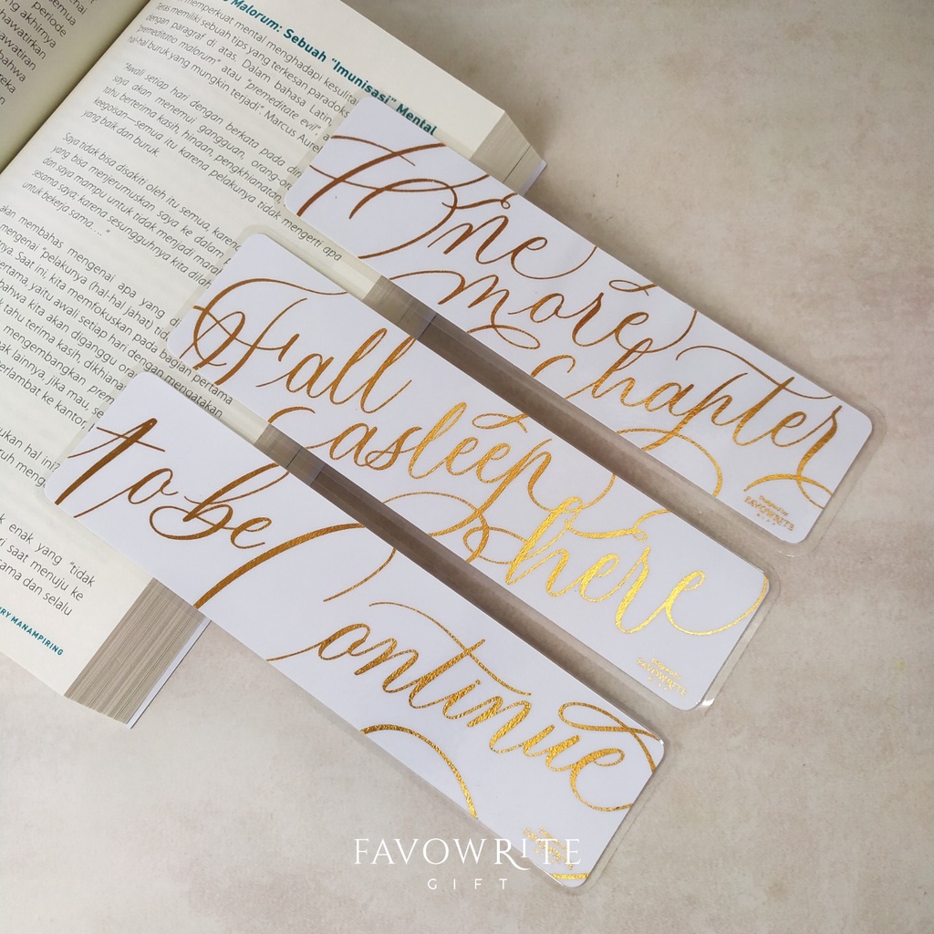 

Gold Bookmark | Pembatas Buku by Favowrite
