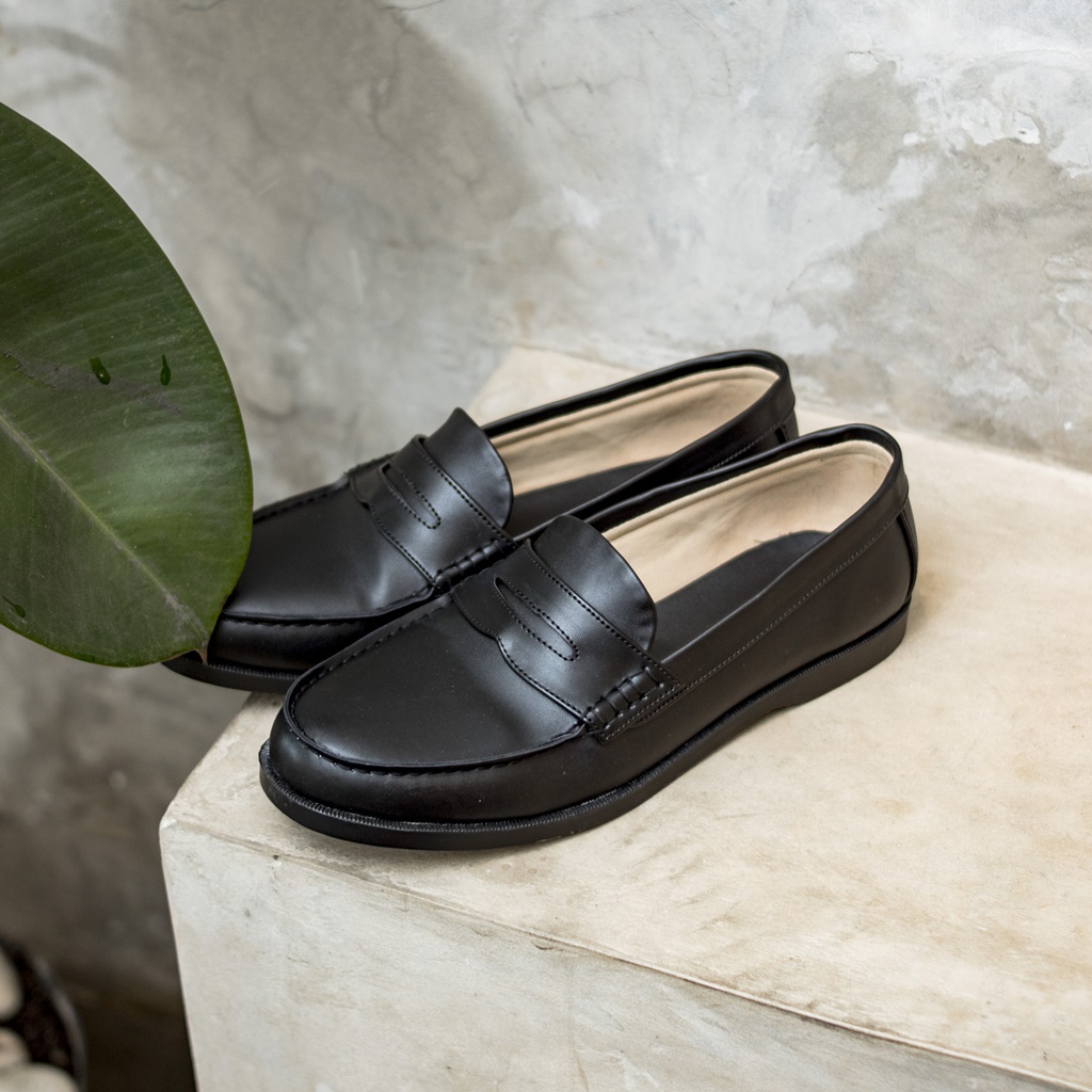 Sepatu Loafers Pria Kasual Klasik Kuliah Kerja Santai Loafer Slip On Original