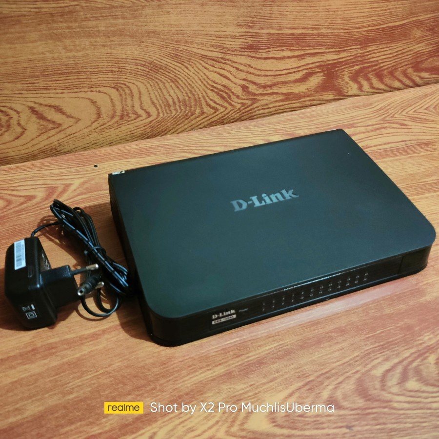 switch hub 24 port D-Link Des 1024a + adaptor DLINK 24port ethernet