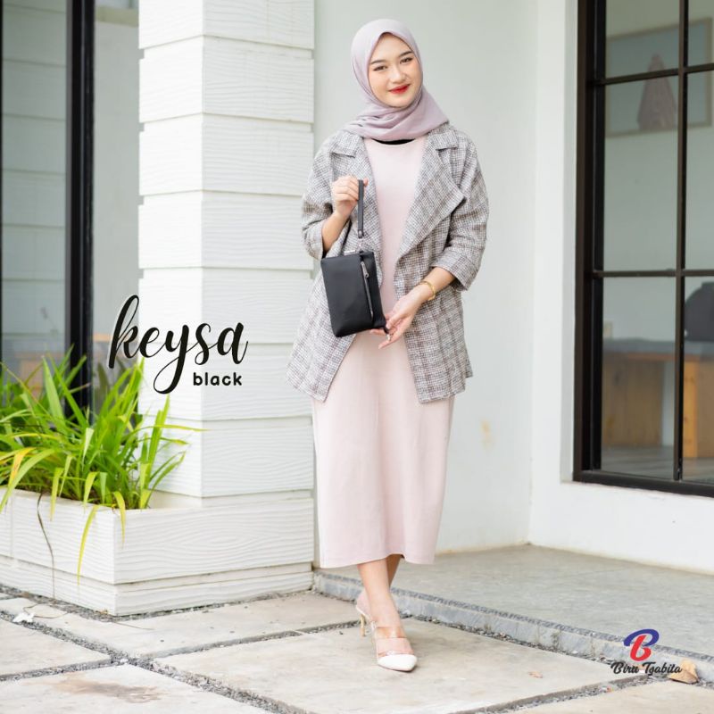 Keysha pouch biru Tsabita